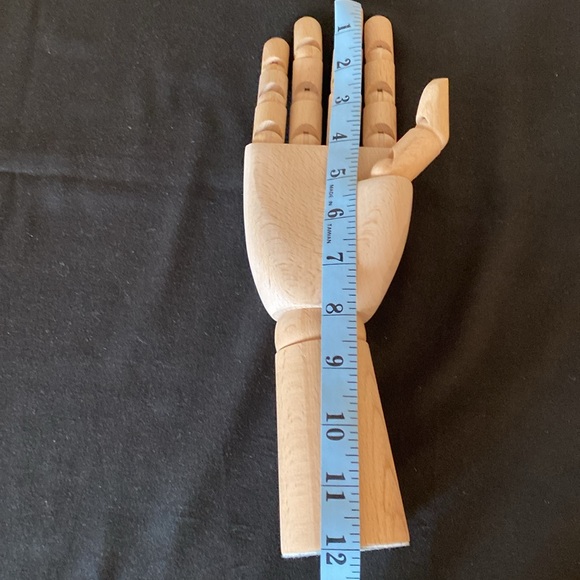 Wooden Hand Bendable Finger Display Mannequin - Picture 11 of 12